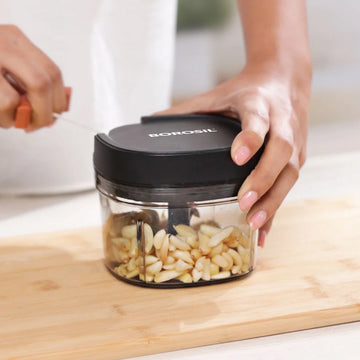 Borosil EazyPull 600 ml Manual Chopper with 3 Blades
